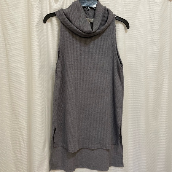 NWT ASTR The Label Small Waffle Knit Gray Turtle Neck High Low Hem Tank - Picture 3 of 10